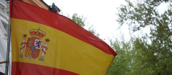Флаги Испании и Евросоюза у здания посольства Испании в Москве. - Sputnik Lietuva