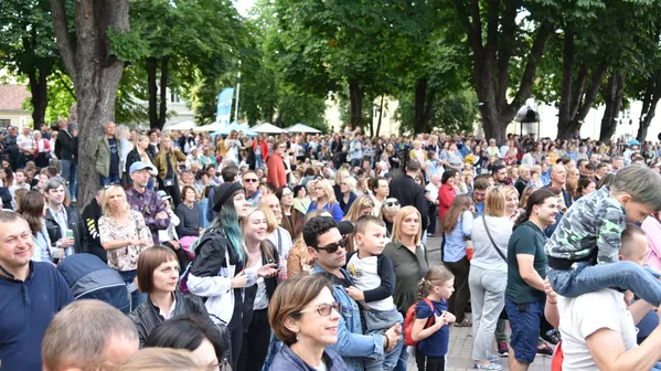 Концерт в честь Дали Грибаускайте: В благодарность за 10 лет в Вильнюсе Концерт в честь Дали Грибаускайте: В благодарность за 10 лет в Вильнюсе - Sputnik Lietuva