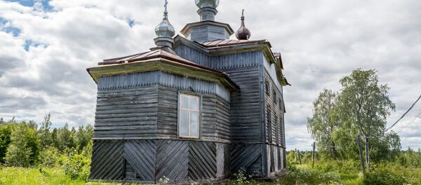 Церковь Hикольская в деревне Паданский Погост Медвежьегорского района Республики Карелия Церковь Hикольская в деревне Паданский Погост Медвежьегорского района Республики Карелия - Sputnik Литва