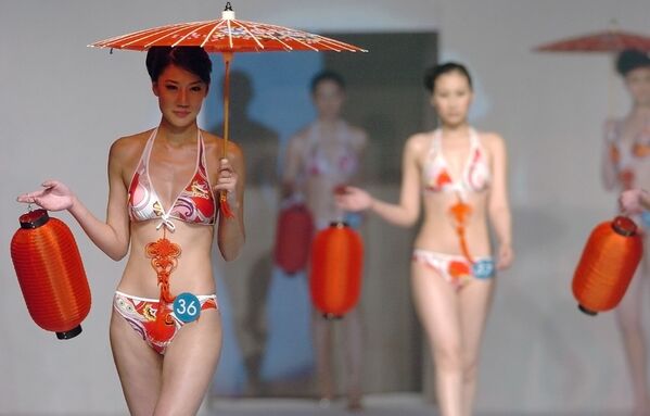 Участница конкурса 33rd Miss Bikini International China в Китае  - Sputnik Литва