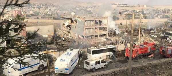 Взрыв заминированного грузовика в Джизре Взрыв заминированного грузовика в Джизре - Sputnik Литва