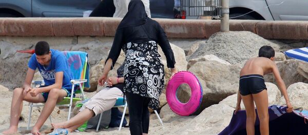 Женщина в буркини - Sputnik Литва