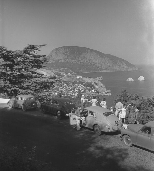 Семейный отдых на автомобилях по Крыму. 1955 год - Sputnik Lietuva
