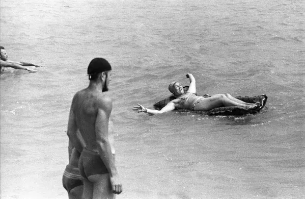 На отдыхе в лагере Спутник. Крым, поселок Гурзуф. 1965 год На отдыхе в лагере Спутник. Крым, поселок Гурзуф. 1965 год - Sputnik Lietuva
