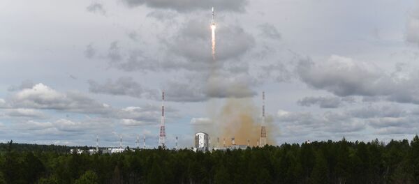 Пуск РНСоюз-2.1б со спутником Метеор-М с космодрома Восточный Пуск РНСоюз-2.1б со спутником Метеор-М с космодрома Восточный - Sputnik Lietuva