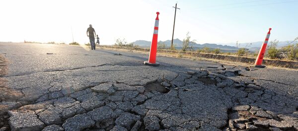 Последствия землетрясение в Южной Калифорнии, США, 4 июля 2019 года - Sputnik Литва