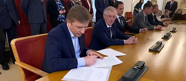 Четыре партии подписали коалиционное соглашение и разделили министерства - Sputnik Литва