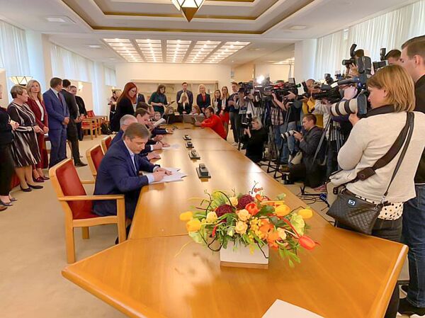 В Литве сформировалось новое правящее большинство - Sputnik Литва