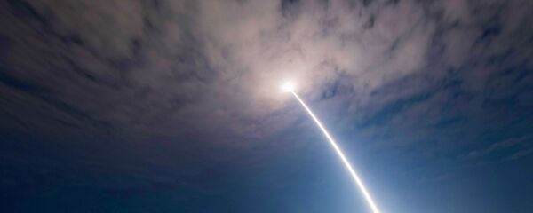 Пуск невооруженной ракеты Minuteman 3 на военной базе ВВС США Ванденберг, архивное фото - Sputnik Lietuva