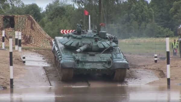 Появилось видео подводного вождения танкистов в Калининградской области - Sputnik Литва