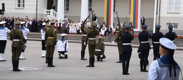 Концерт и подвижные игры: как в Вильнюсе отметили День коронации Миндаугаса - Sputnik Литва