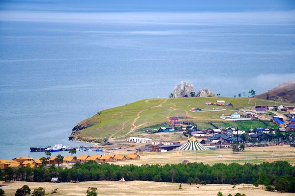 Поселок Хужир на острове Ольхон озера Байкал в Иркутской области - Sputnik Lietuva