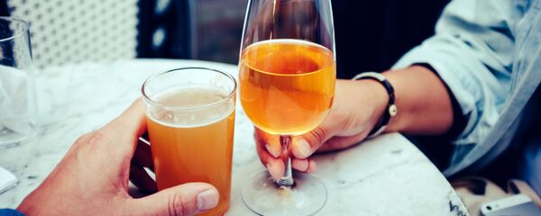 Пиво в бокалах, архивное фото - Sputnik Литва