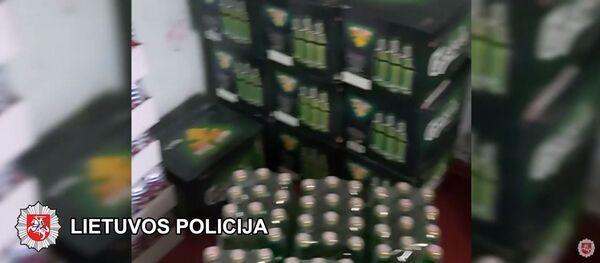 Магазин алкоголя дома у бабушки - Sputnik Литва