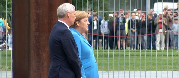 Merkel pasijuto blogai susitikimo su Suomijos premjeru metu Merkel pasijuto blogai susitikimo su Suomijos premjeru metu - Sputnik Lietuva