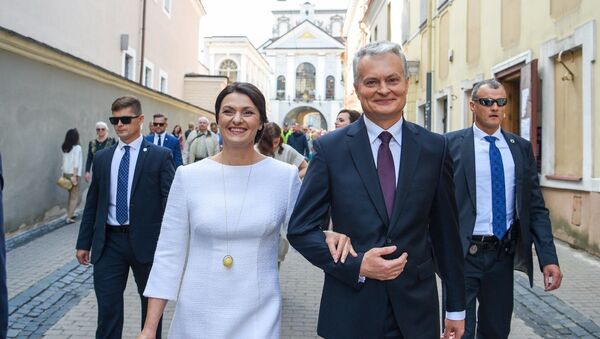 Новоизбранный президент Литвы Гитанас Науседа с супругой в день инаугурации, 12 июля 2019 года - Sputnik Lietuva
