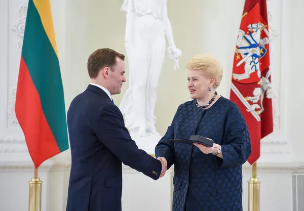 Grybauskaitės patarėjas papasakojo apie jos iškalbingą žvilgsnį Grybauskaitės patarėjas papasakojo apie jos iškalbingą žvilgsnį - Sputnik Lietuva