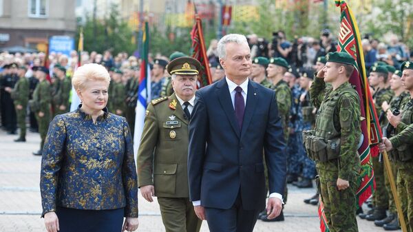 Парад вооруженных сил Литвы в честь инаугурации Гитанаса Науседы, 12 июля 2019 года - Sputnik Lietuva