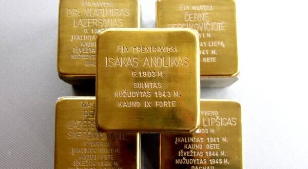 Камни памяти жертвам Холокоста Камни памяти жертвам Холокоста - Sputnik Литва