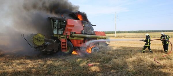 Возгорание комбайна - Sputnik Литва