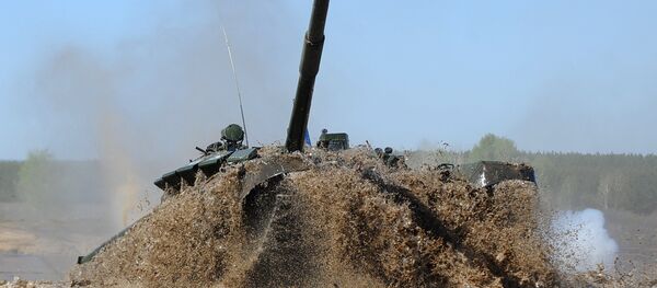 Танковый биатлон в Челябинской области - Sputnik Литва
