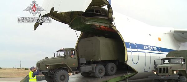 Минобороны опубликовало видео доставки компонентов С-400 в Турцию - Sputnik Литва
