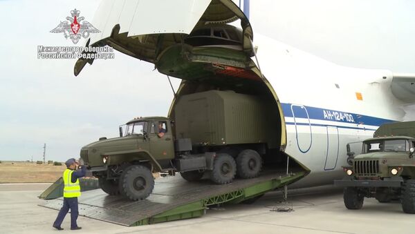 Минобороны опубликовало видео доставки компонентов С-400 в Турцию - Sputnik Литва