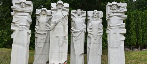 Торжества по случаю 75-летия освобождения Вильнюса и Вильнюсского края от фашистских захватчиков Торжества по случаю 75-летия освобождения Вильнюса и Вильнюсского края от фашистских захватчиков - Sputnik Lietuva