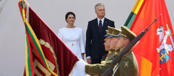 Президент Литвы Гитанас Науседа и его жена Диана Науседене, архивное фото Президент Литвы Гитанас Науседа и его жена Диана Науседене, архивное фото - Sputnik Lietuva