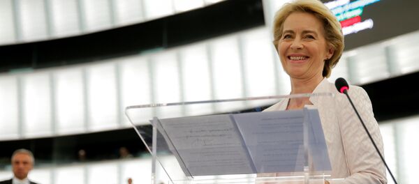 Избранный глава Еврокомиссии Урсула фон дер Ляйен, 16 июля 2019 года Избранный глава Еврокомиссии Урсула фон дер Ляйен, 16 июля 2019 года - Sputnik Литва