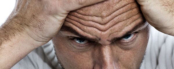 Мужчина с морщинами на лбу, архивное фото Мужчина с морщинами на лбу, архивное фото - Sputnik Lietuva