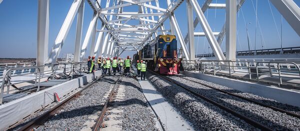 Крымский железнодорожный мост, архивное фото Крымский железнодорожный мост, архивное фото - Sputnik Литва