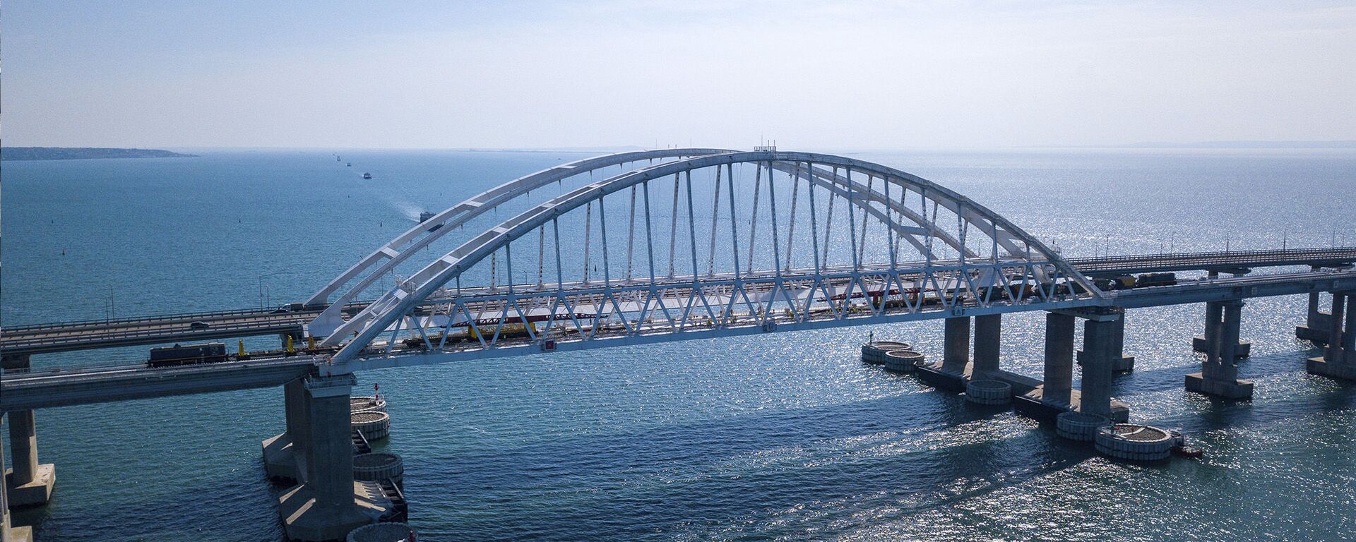 Крымский железнодорожный мост, архивное фото - Sputnik Литва, 1920, 21.04.2022