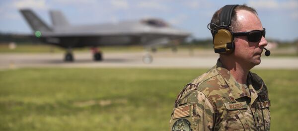 Военно-воздушные силы США F-35A Lightning II приземлились на авиационной базе ВВС Литвы в Шяуляй - Sputnik Литва