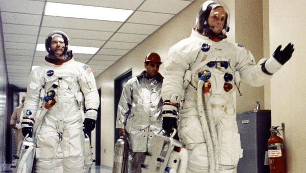 Американские астронавты Майкл Коллинз и Нил Армстронг, архивное фото - Sputnik Lietuva