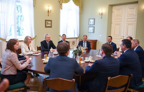 Президент Литвы придумал новый пост в ЕС на фоне выхода Балтии из БРЭЛЛ - Sputnik Литва