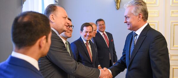 Президент Литвы Гитанас Науседа на встрече с вице-президентом Европейской комиссии Марошем Шефчовичем - Sputnik Литва