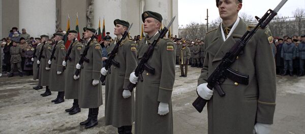 Служащие литовской национальной армии, архивное фото Служащие литовской национальной армии, архивное фото - Sputnik Lietuva