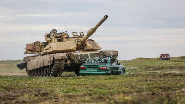 Совместные учения танков Abrams и Т-72М попали на видео - Sputnik Lietuva