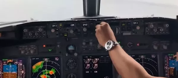 Опубликовано видео аварийной посадки Boeing 737 в Микронезии - Sputnik Lietuva