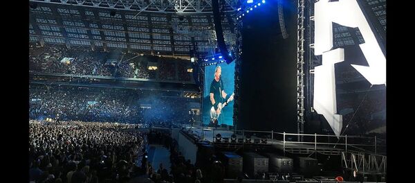 Metallica atliko Viktoro Cojaus dainą Maskvoje Metallica atliko Viktoro Cojaus dainą Maskvoje - Sputnik Lietuva