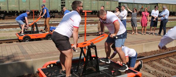 Необычные соревнования на рельсах Необычные соревнования на рельсах - Sputnik Lietuva