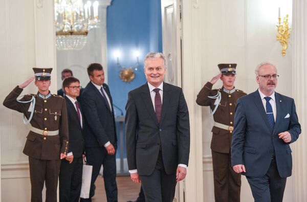 Prezidentas išvyko į Latviją, kad įkalbėtų savo kolegą boikotuoti Baltarusijos AE Prezidentas išvyko į Latviją, kad įkalbėtų savo kolegą boikotuoti Baltarusijos AE - Sputnik Lietuva