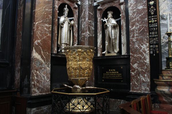 Кафедральный собор Вильнюса, капелла Святого Казимира, чаша омовения Кафедральный собор Вильнюса, капелла Святого Казимира, чаша омовения - Sputnik Литва