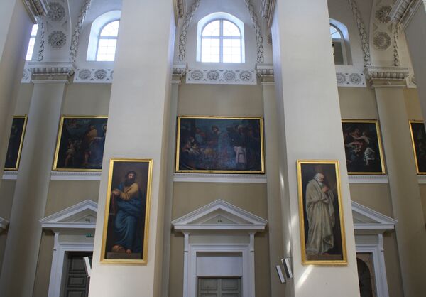 Кафедральный собор Вильнюса, картины на стенах Кафедральный собор Вильнюса, картины на стенах - Sputnik Литва