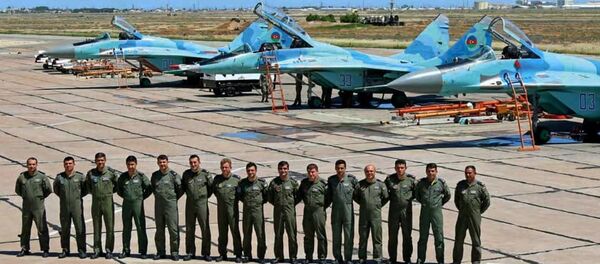 Экипажи военно-воздушных сил Азербайджана МиГ-29, архивное фото Экипажи военно-воздушных сил Азербайджана МиГ-29, архивное фото - Sputnik Литва