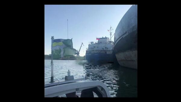Опубликовано видео задержания Украиной российского танкера - Sputnik Lietuva