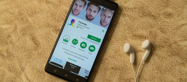 Приложения в Google Play – FaceApp, архивное фото Приложения в Google Play – FaceApp, архивное фото - Sputnik Lietuva