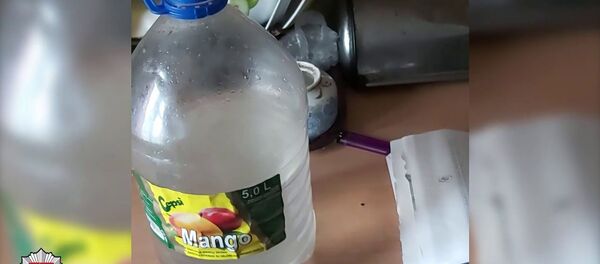 В Литве обнаружили две точки незаконной продажи алкоголя В Литве обнаружили две точки незаконной продажи алкоголя - Sputnik Литва