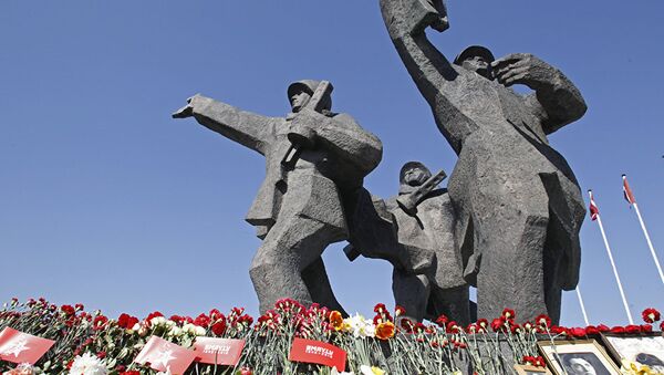 Памятник освободителям в Риге - Sputnik Lietuva
